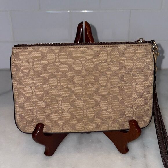 Coach Wristlet Bag Purse Jacquard Signature Logo Canvas Large Wristlet - Picture 4 of 15